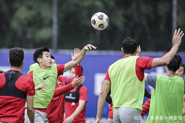 意甲-吉鲁头球制胜 AC米兰1-0尤文锁定欧冠席位