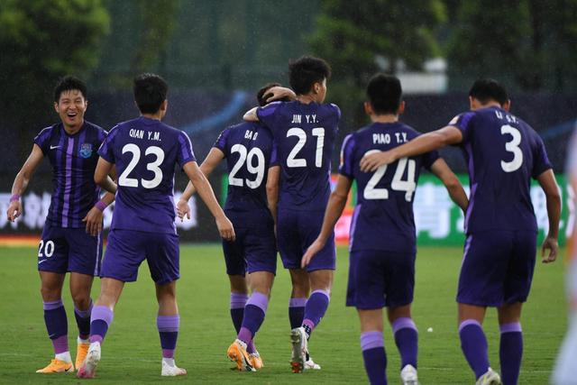 马尚沃特斯合砍42分 广东力克浙江开季两连胜